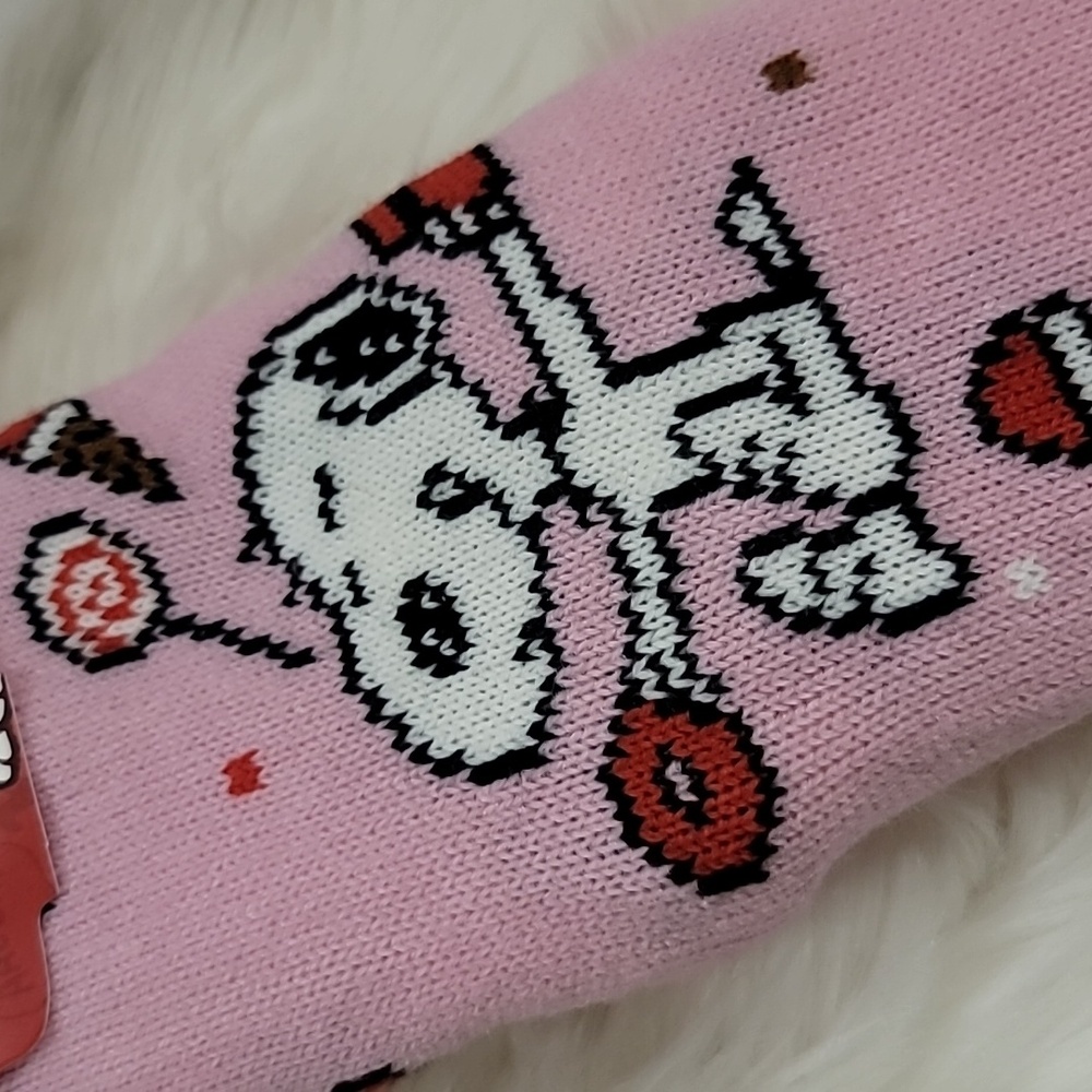 💕Peanuts Pink Snoopy Sherpa Women's Socks💕 - Picture 2 of 5